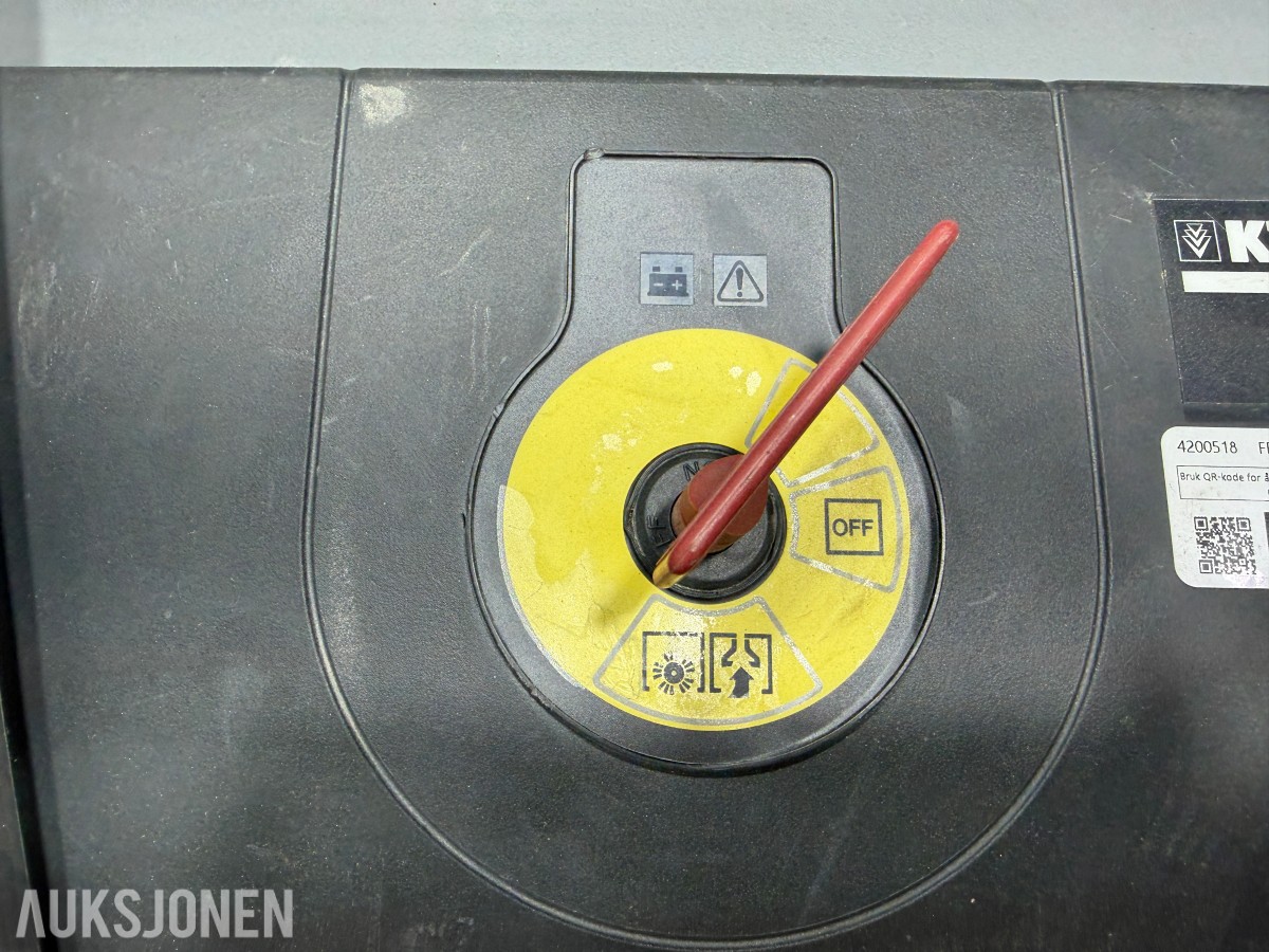 2017 Kärcher Professional KM 75/40 W Bp Pack batteridrevet feiemaskin