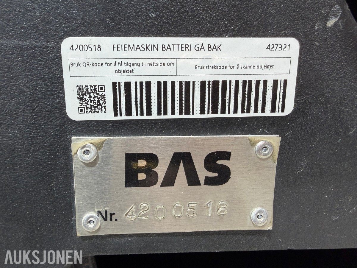 2017 Kärcher Professional KM 75/40 W Bp Pack batteridrevet feiemaskin