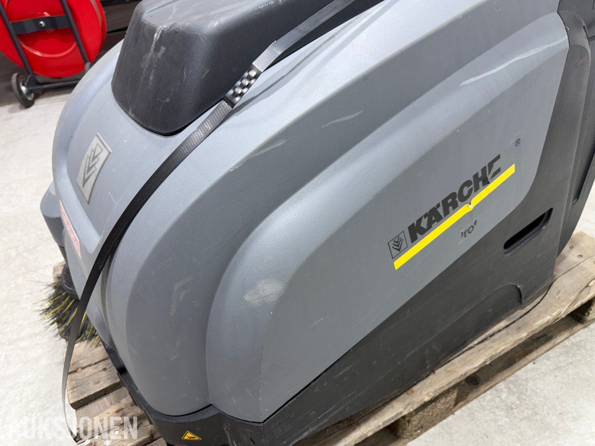 2017 Kärcher Professional KM 75/40 W Bp Pack batteridrevet feiemaskin