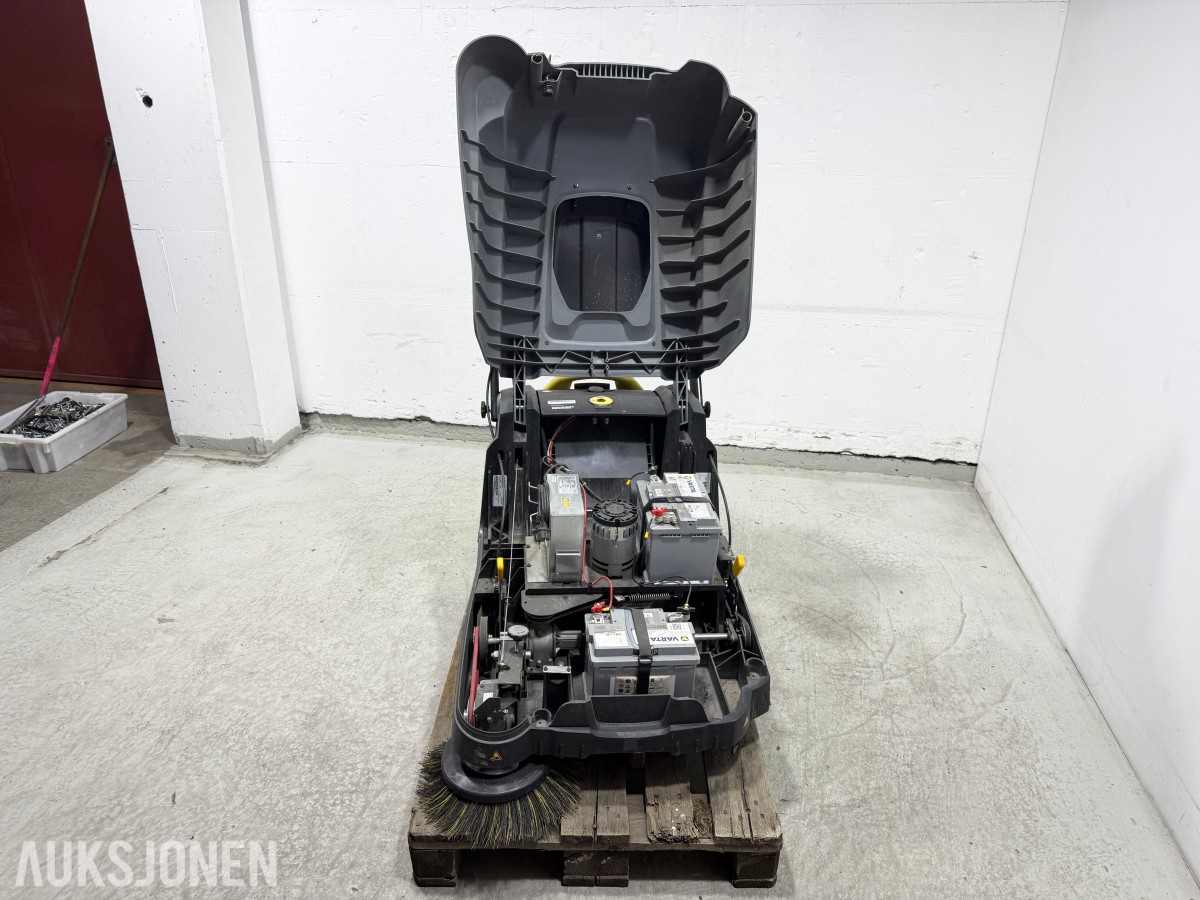 2017 Kärcher Professional KM 75/40 W Bp Pack batteridrevet feiemaskin