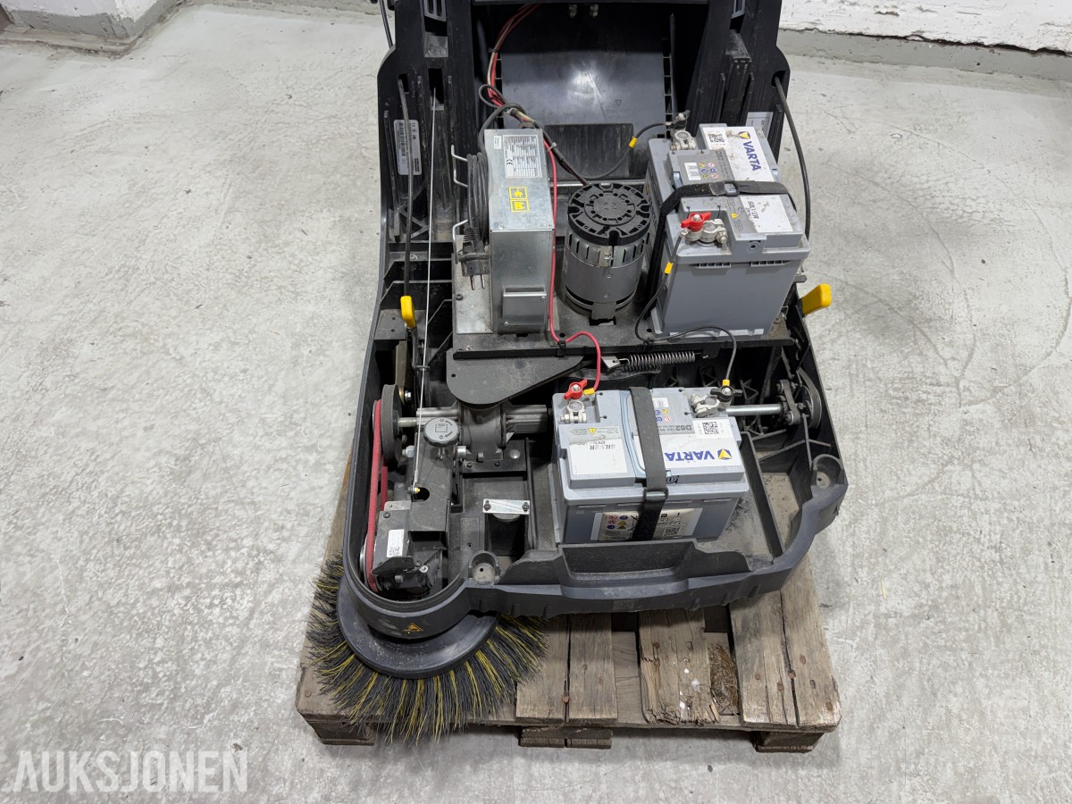 2017 Kärcher Professional KM 75/40 W Bp Pack batteridrevet feiemaskin