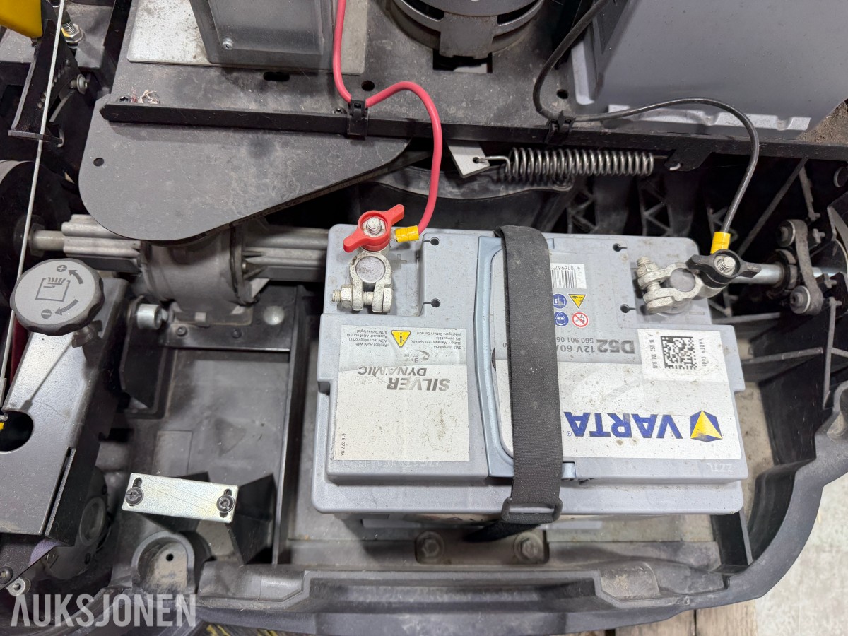 2017 Kärcher Professional KM 75/40 W Bp Pack batteridrevet feiemaskin