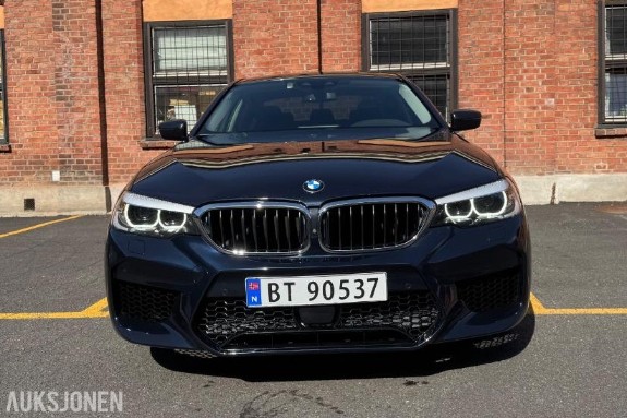 2019 BMW 5-serie 530E IPERFORMANCE 2.0 297HK M5 Styling Skinnseter Soltak 128700 km