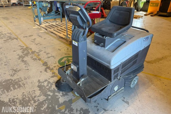 Nilfisk SR 1005 B feiemaskin med lader