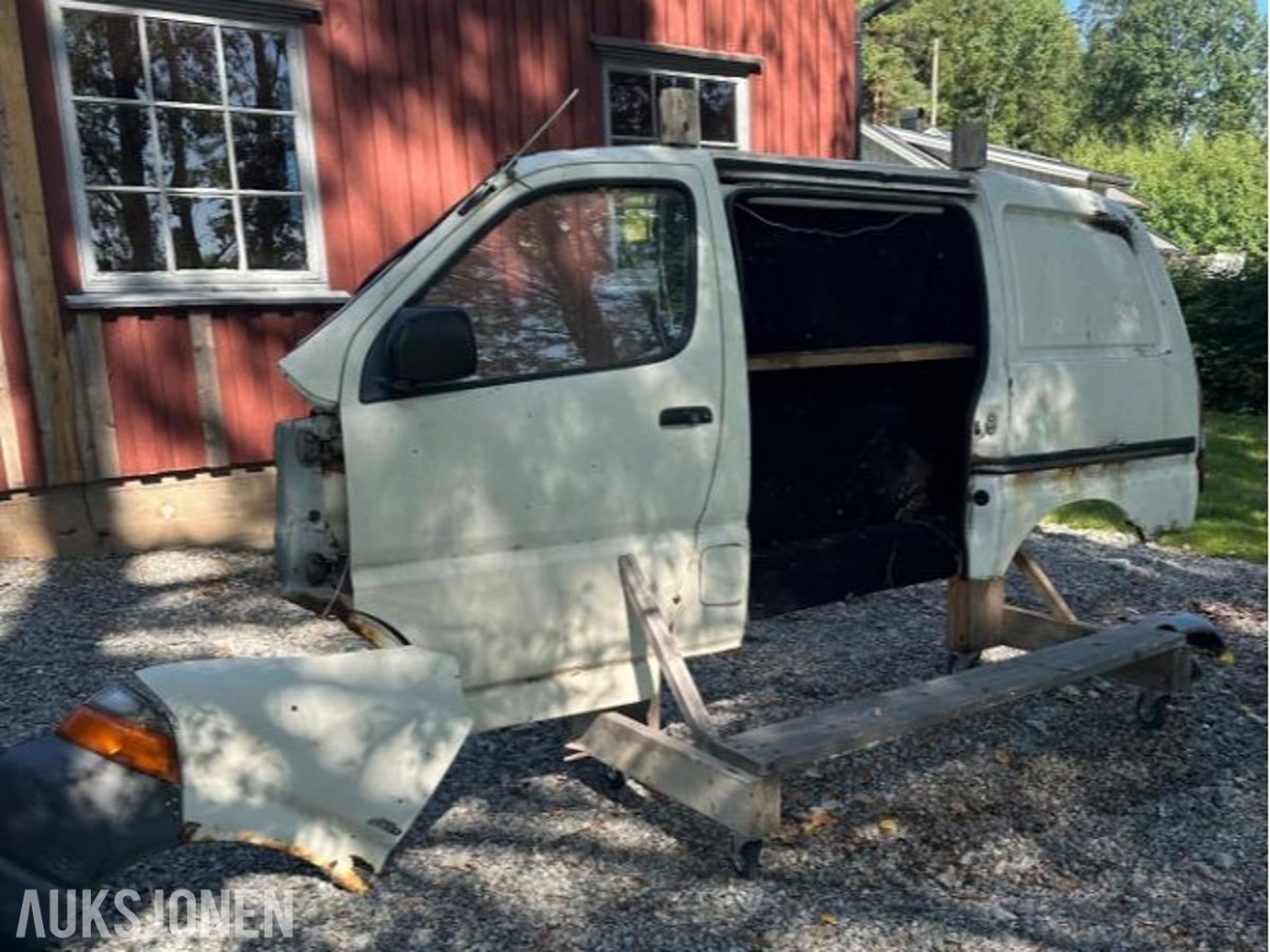 2000 Toyota HiAce Salgsbod