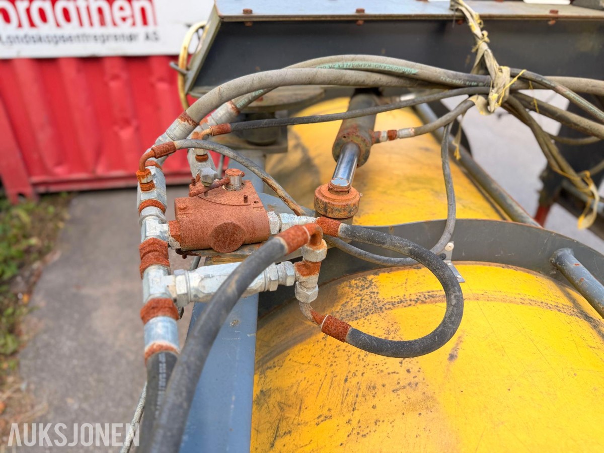 Stark AH 2500S hydraulisk feiemaskin med vanntank
