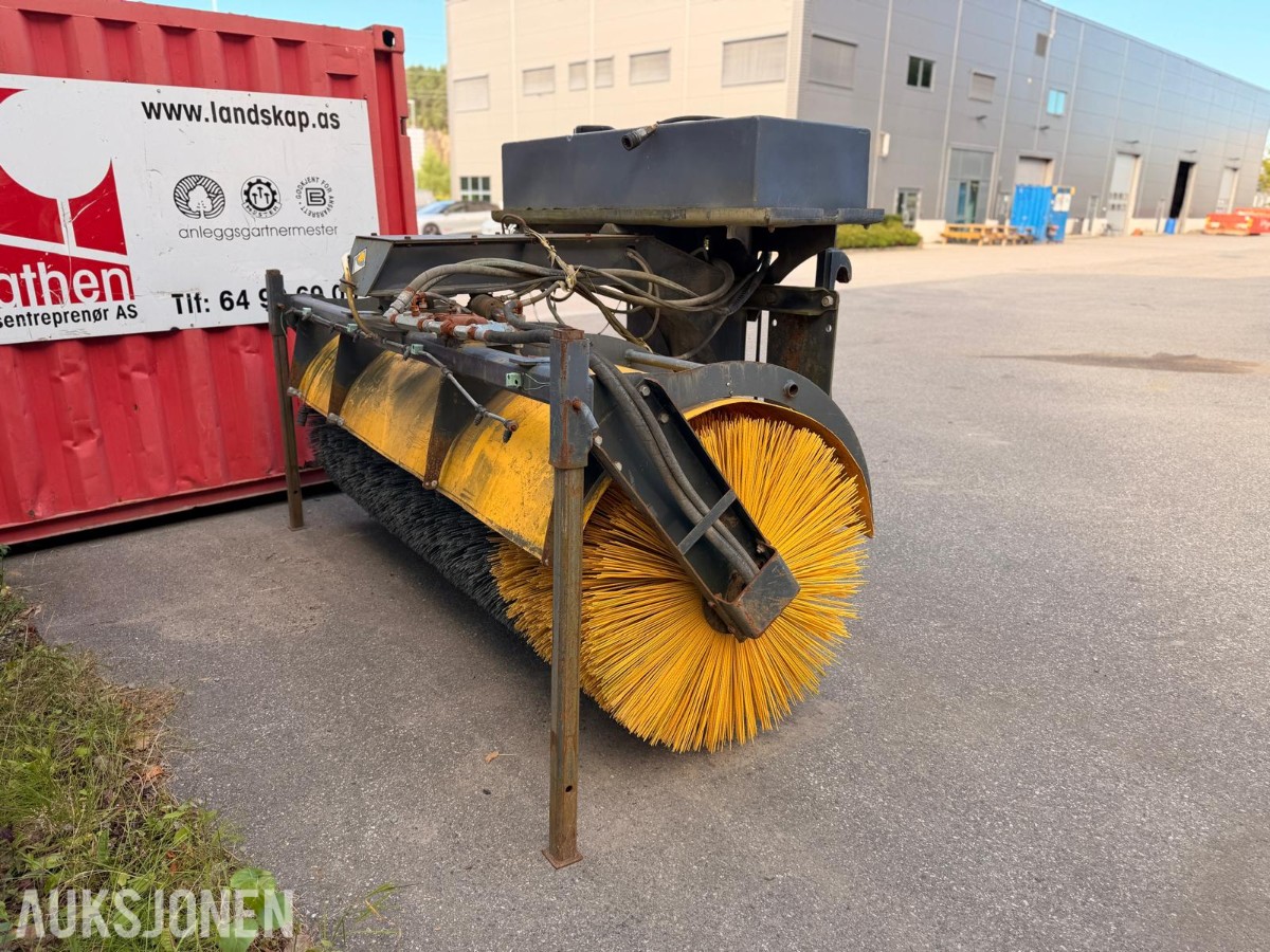 Stark AH 2500S hydraulisk feiemaskin med vanntank