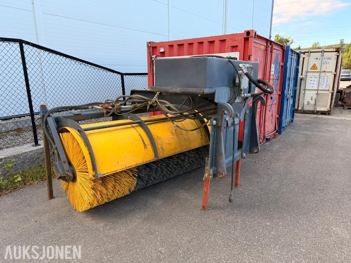 Stark AH 2500S hydraulisk feiemaskin med vanntank