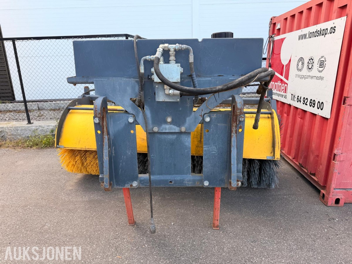 Stark AH 2500S hydraulisk feiemaskin med vanntank