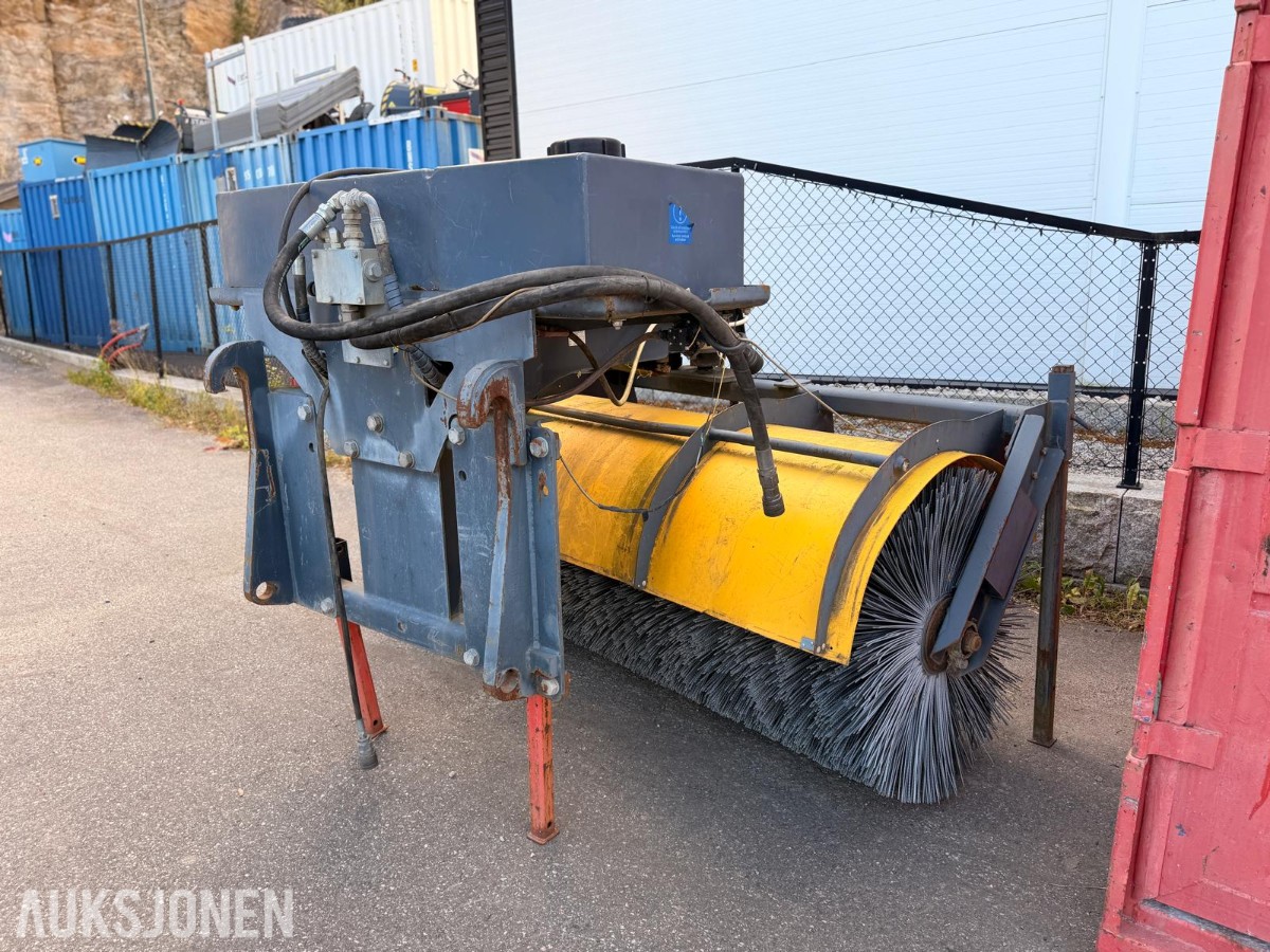 Stark AH 2500S hydraulisk feiemaskin med vanntank