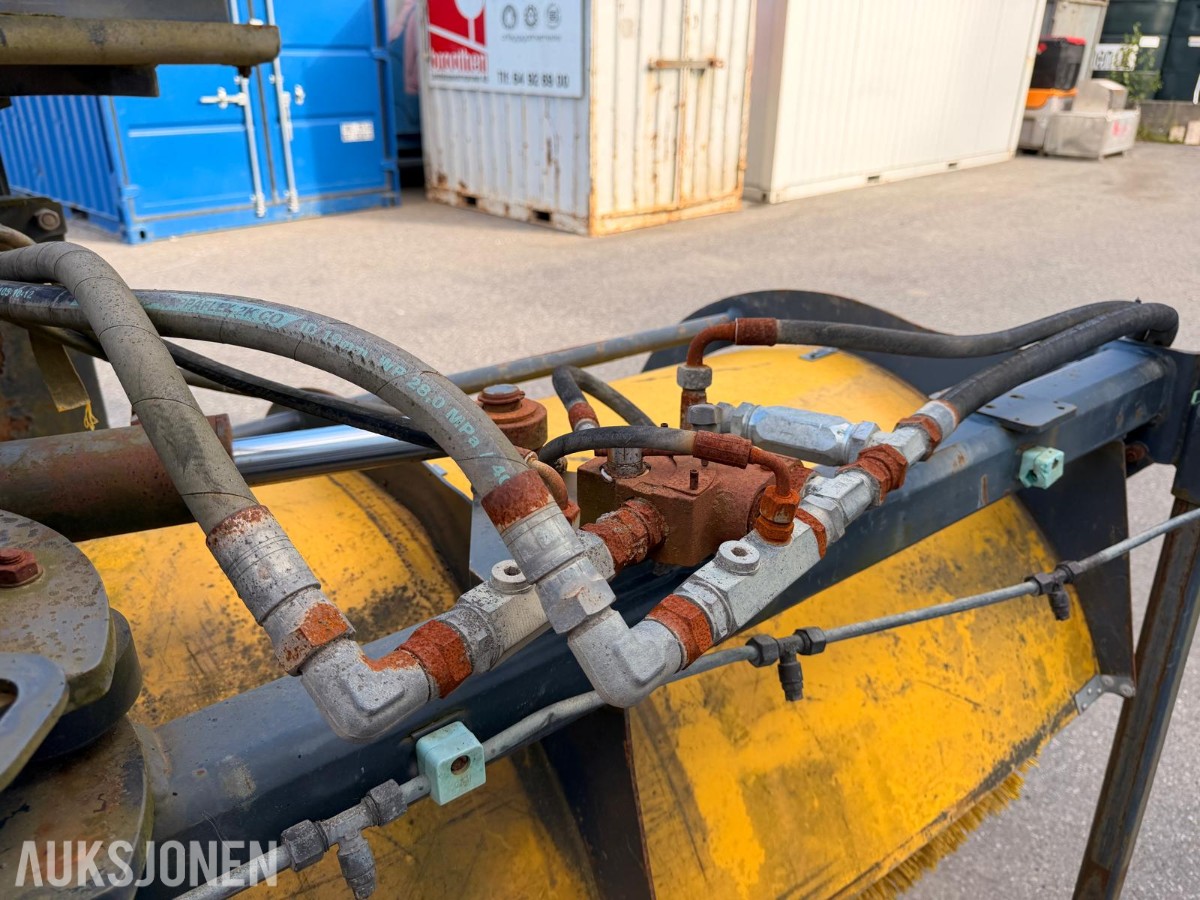 Stark AH 2500S hydraulisk feiemaskin med vanntank