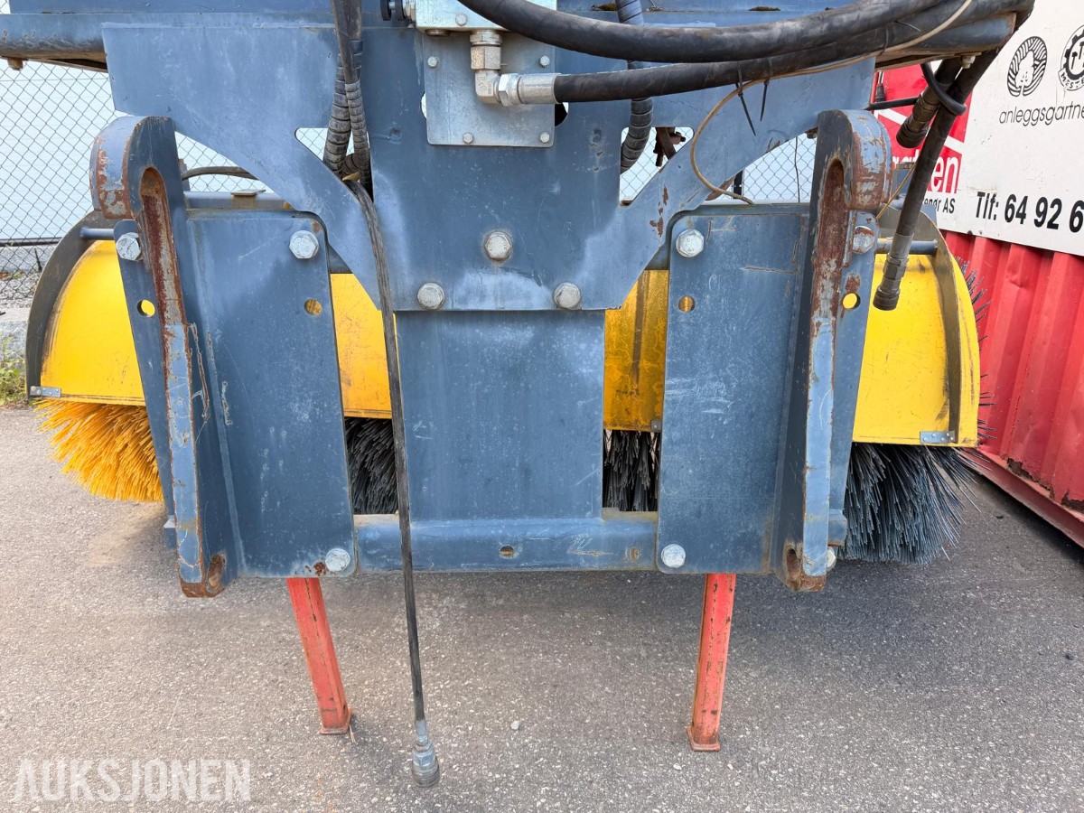 Stark AH 2500S hydraulisk feiemaskin med vanntank