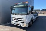2013 Mercedes-Benz Atego 970PKI2 biltransporter - plan med vinsj - 160 kW / 218 hk OM924LA dieselmotor - kilometerstand 304.866 km - nyttelast 2.920 kg