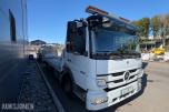 2013 Mercedes-Benz Atego 970PKI2 biltransporter - plan med vinsj - 160 kW / 218 hk OM924LA dieselmotor - kilometerstand 304.866 km - nyttelast 2.920 kg