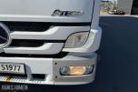 2013 Mercedes-Benz Atego 970PKI2 biltransporter - plan med vinsj - 160 kW / 218 hk OM924LA dieselmotor - kilometerstand 304.866 km - nyttelast 2.920 kg