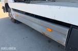 2013 Mercedes-Benz Atego 970PKI2 biltransporter - plan med vinsj - 160 kW / 218 hk OM924LA dieselmotor - kilometerstand 304.866 km - nyttelast 2.920 kg