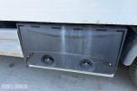 2013 Mercedes-Benz Atego 970PKI2 biltransporter - plan med vinsj - 160 kW / 218 hk OM924LA dieselmotor - kilometerstand 304.866 km - nyttelast 2.920 kg