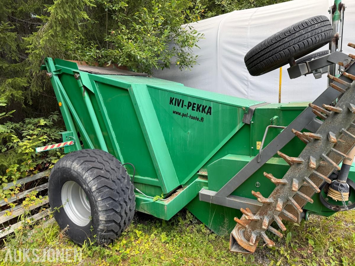 2016 Kiwi Pekka 4 Steinplukker m/Automatisk løft på rivene