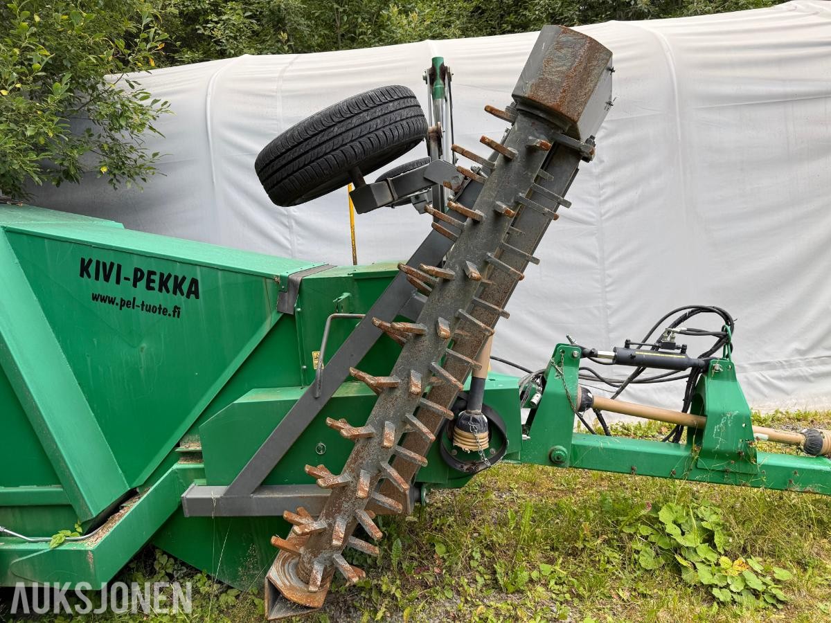 2016 Kiwi Pekka 4 Steinplukker m/Automatisk løft på rivene