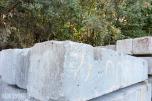 3 STK BETONGLODD CA. 900 KG – BRUKT TIL FORSKALING / VEGGFORSKALING