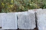 3 STK BETONGLODD CA. 900 KG – BRUKT TIL FORSKALING / VEGGFORSKALING