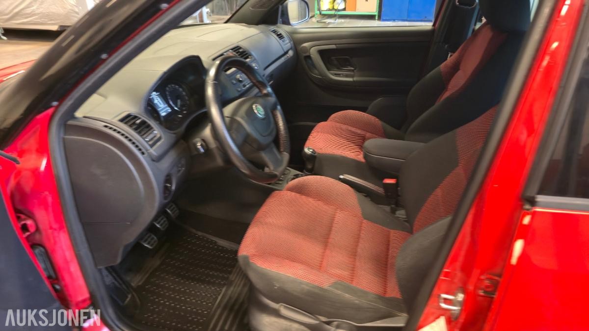 2011 Skoda Fabia 1.2 105hk s+v dekk lav km 73065km