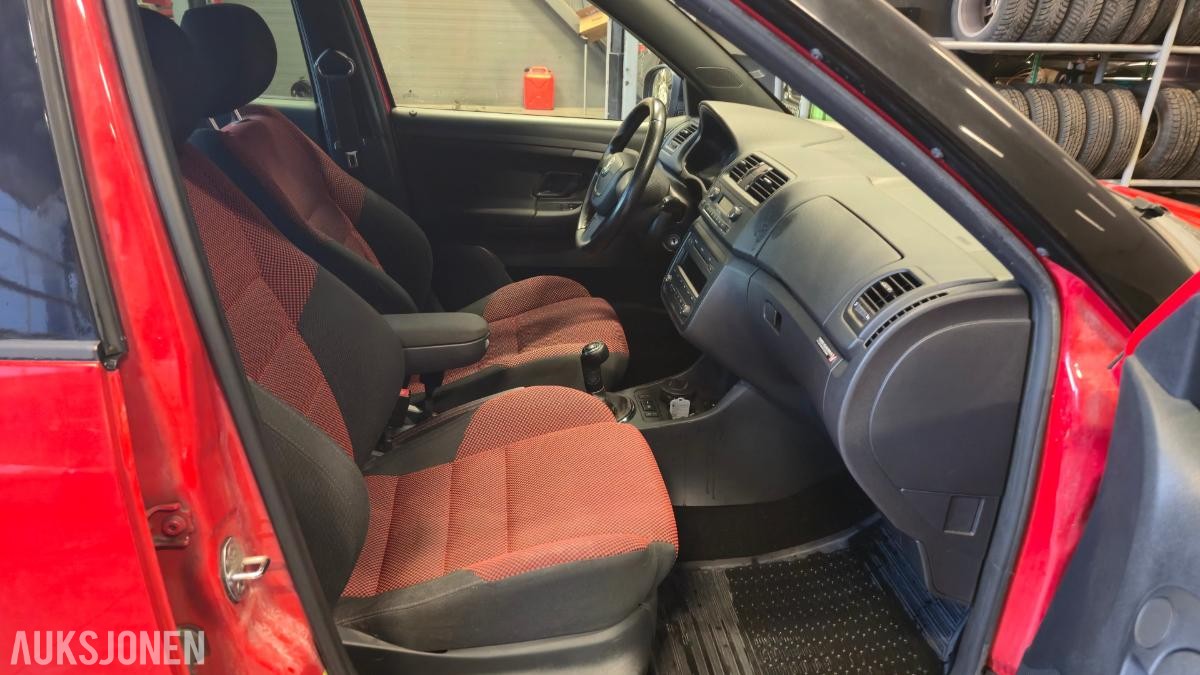 2011 Skoda Fabia 1.2 105hk s+v dekk lav km 73065km