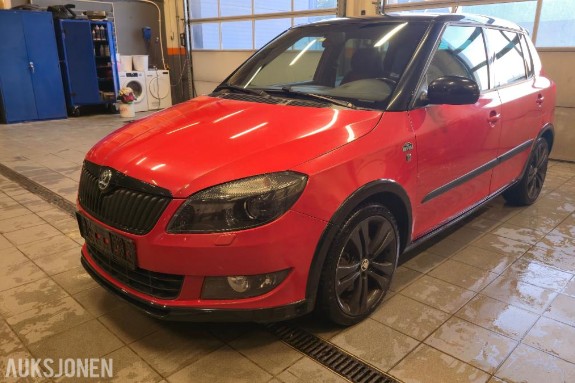2011 Skoda Fabia 1.2 105hk    s+v dekk  lav km 73065km
