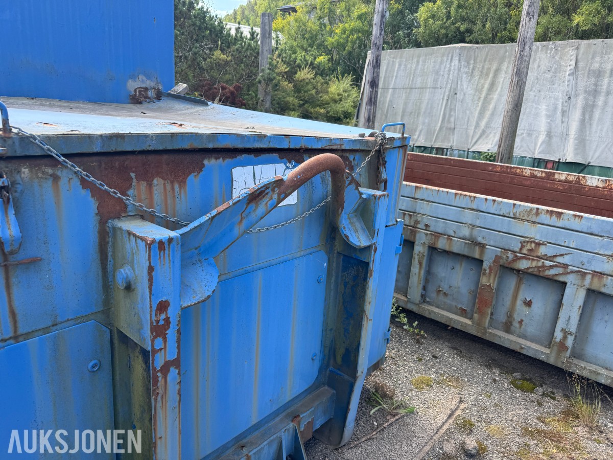 1990 Husmann krokcontainer med komprimator – reparasjonsobjekt