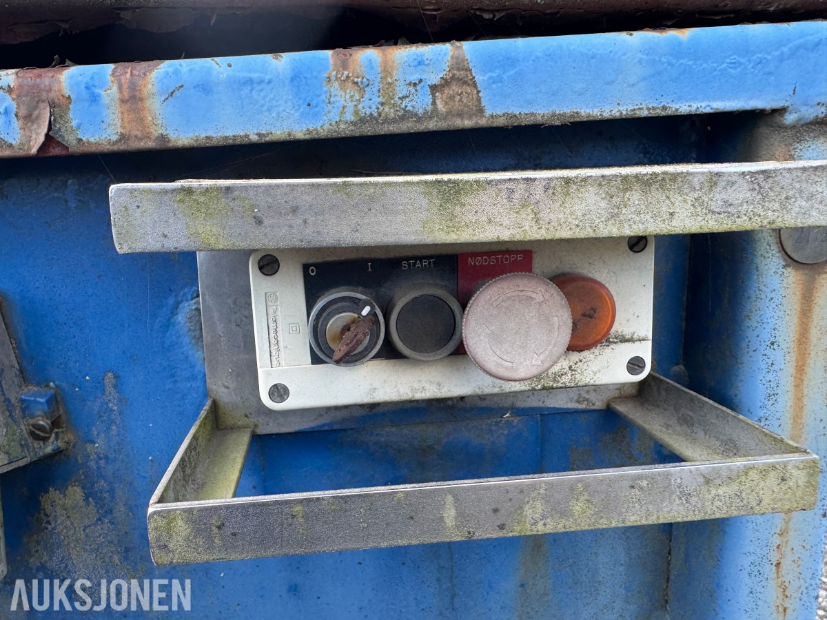 1990 Husmann krokcontainer med komprimator – reparasjonsobjekt