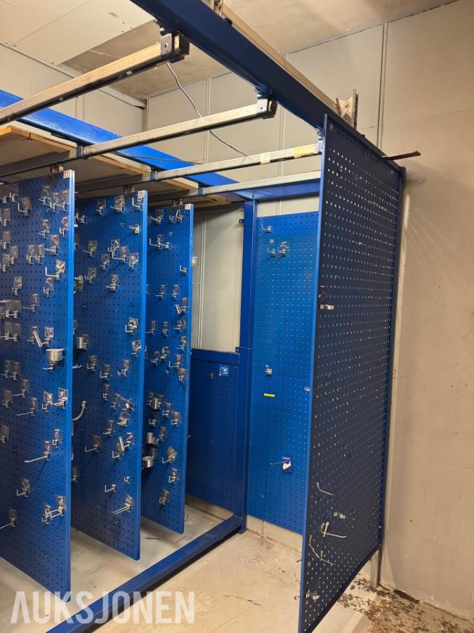 Verktøytavle på skinner