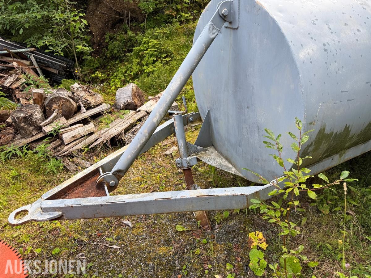 Dieseltank montert på Tilhenger 3000L m/pumpe