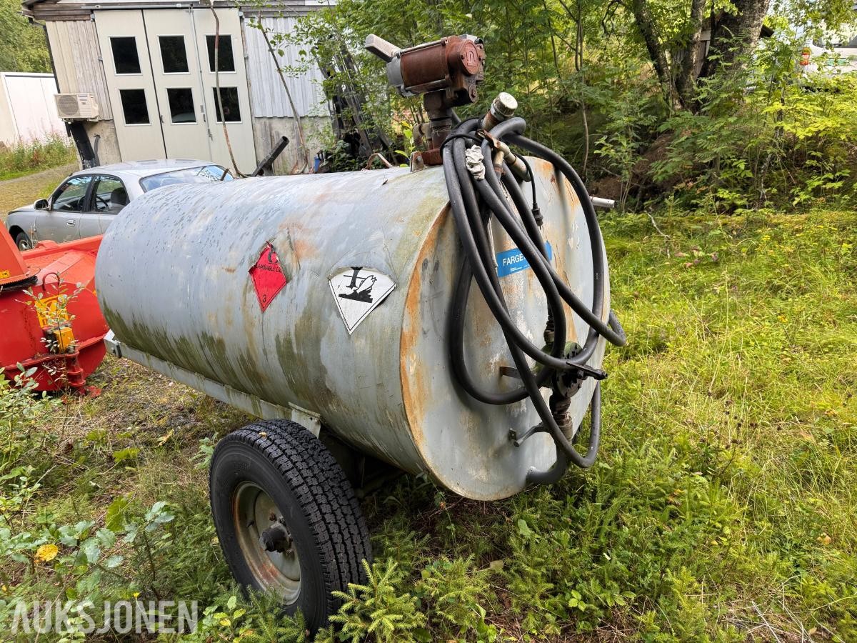 Dieseltank montert på Tilhenger 3000L m/pumpe
