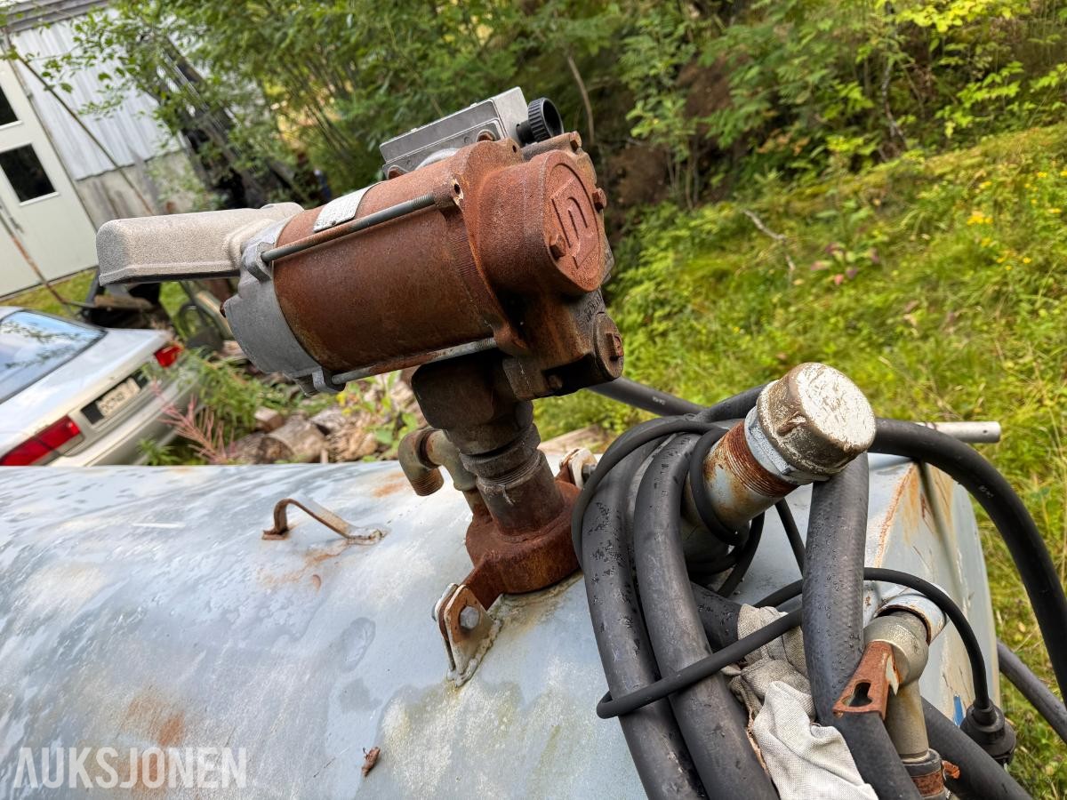 Dieseltank montert på Tilhenger 3000L m/pumpe