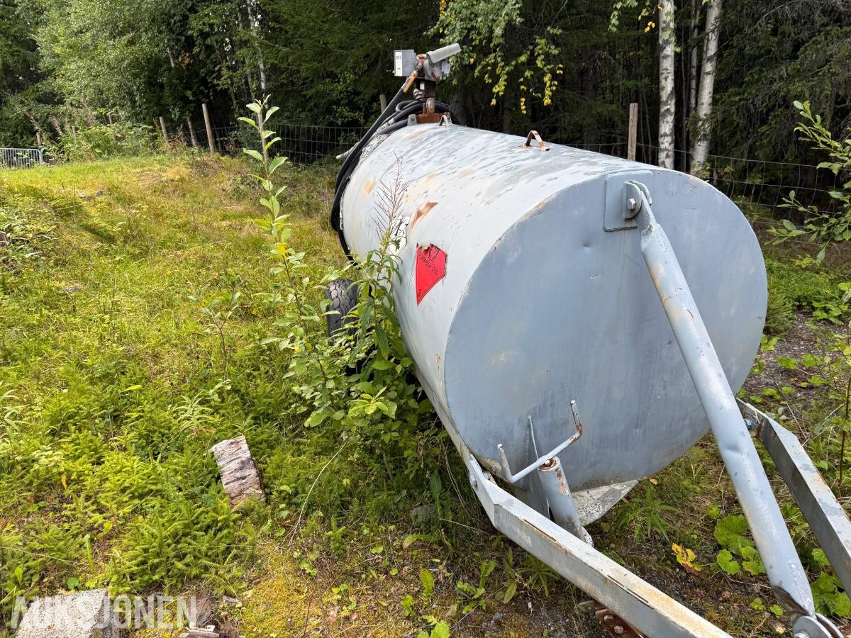 Dieseltank montert på Tilhenger 3000L m/pumpe