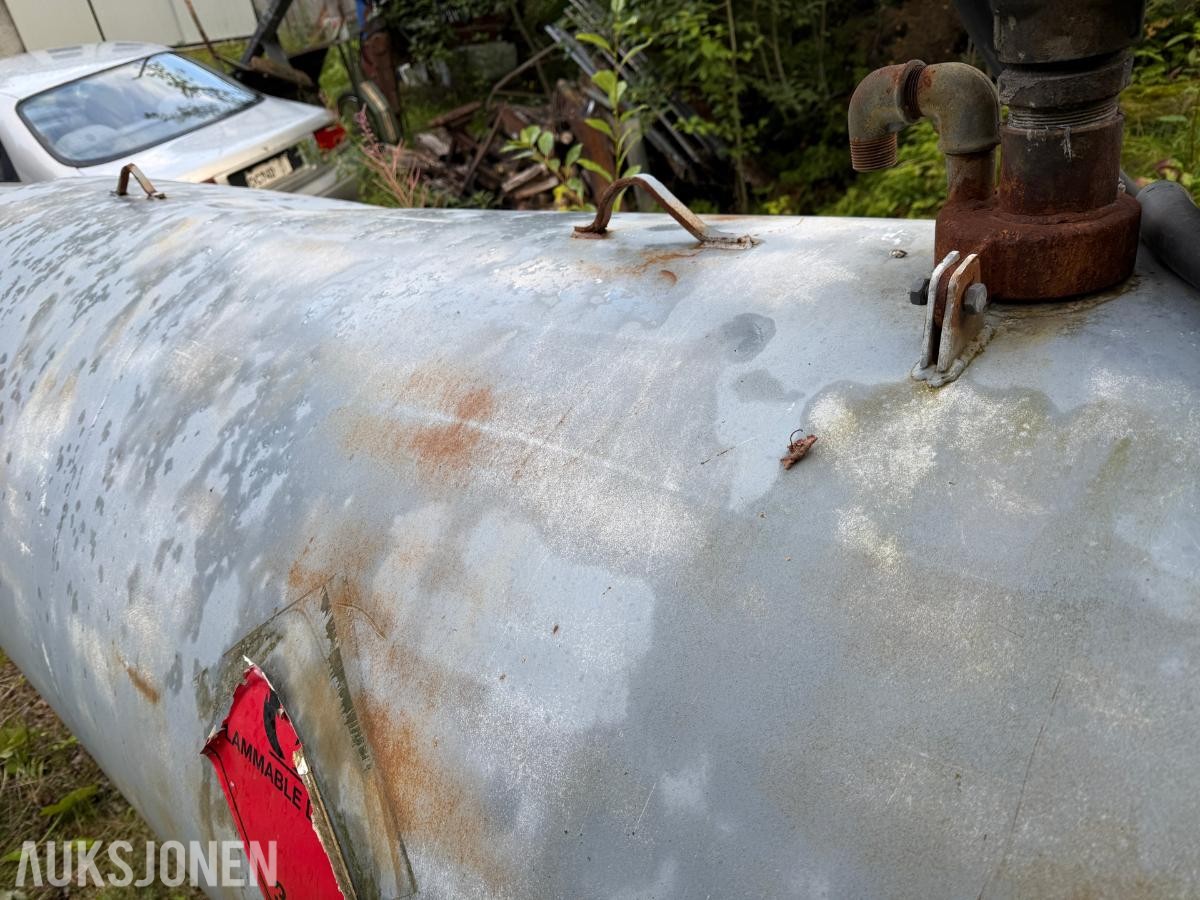 Dieseltank montert på Tilhenger 3000L m/pumpe
