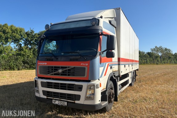 2005 Volvo FM9 Skapbil, Bussbygg skap, Zepro bakløfter, I-Shift, løft/sving boggi