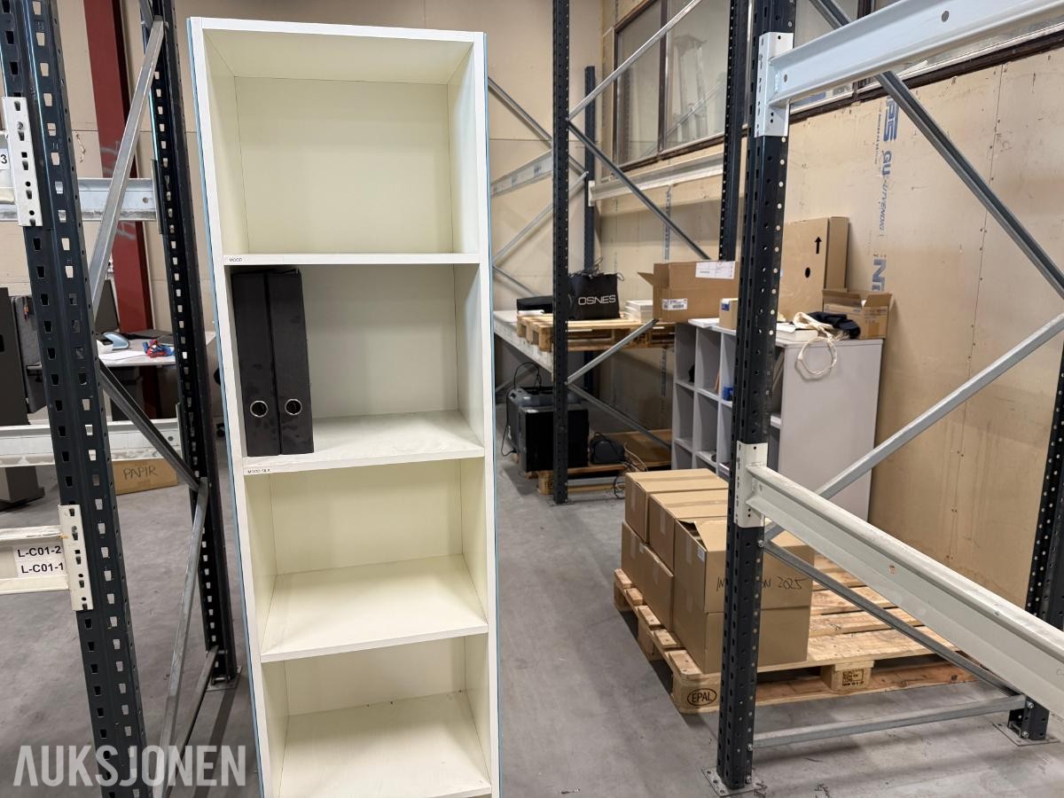 2stk hyller m/magnetiske glassider Åpent foran og bak