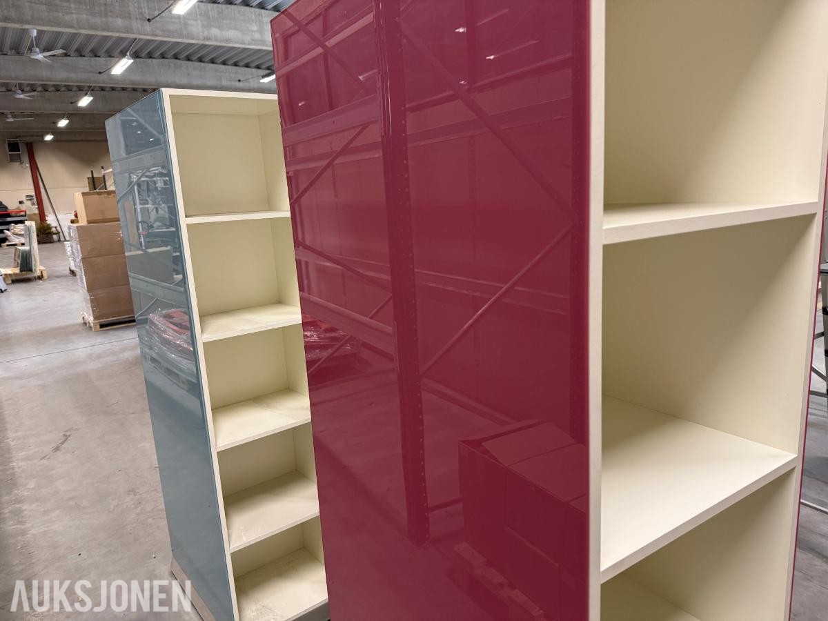 2stk hyller m/magnetiske glassider Åpent foran og bak