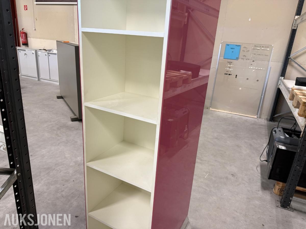 2stk hyller m/magnetiske glassider Åpent foran og bak