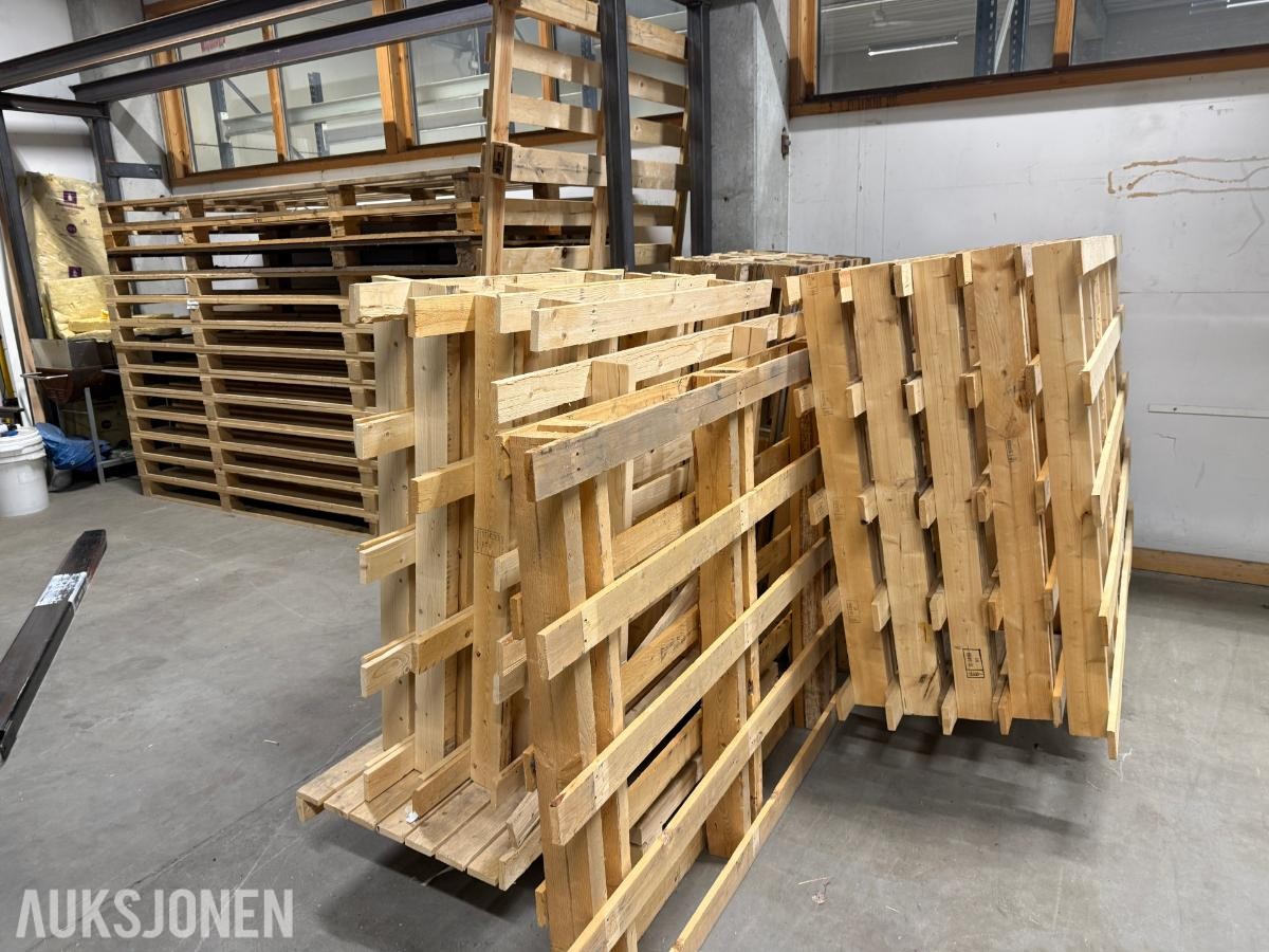 Paller Nye og brukte i ulike dimensjoner