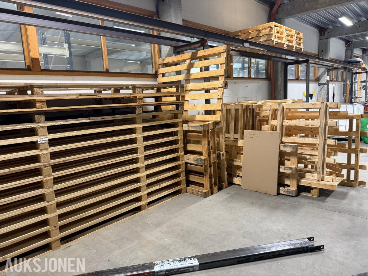 Paller Nye og brukte i ulike dimensjoner