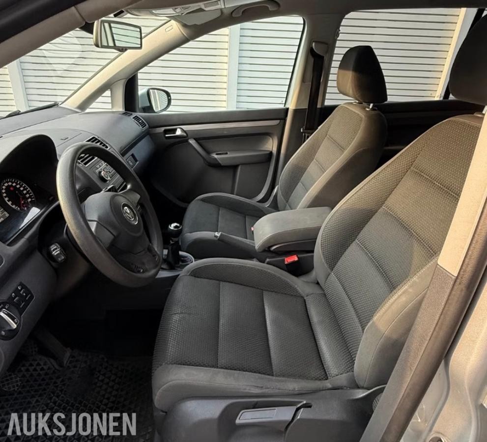 2011 Volkswagen Touran 1.6 Diesel, Hengerfeste