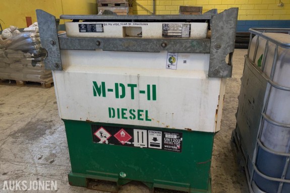 2017 Western Global 10TCG-GLB dieseltank 949 liter med PIUSI pumpe