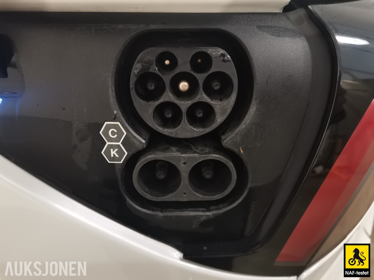 2022 Tesla Model Y LRDM AWD HENGERFESTE PANORAMA PREMIUM LYD & INTERIØR