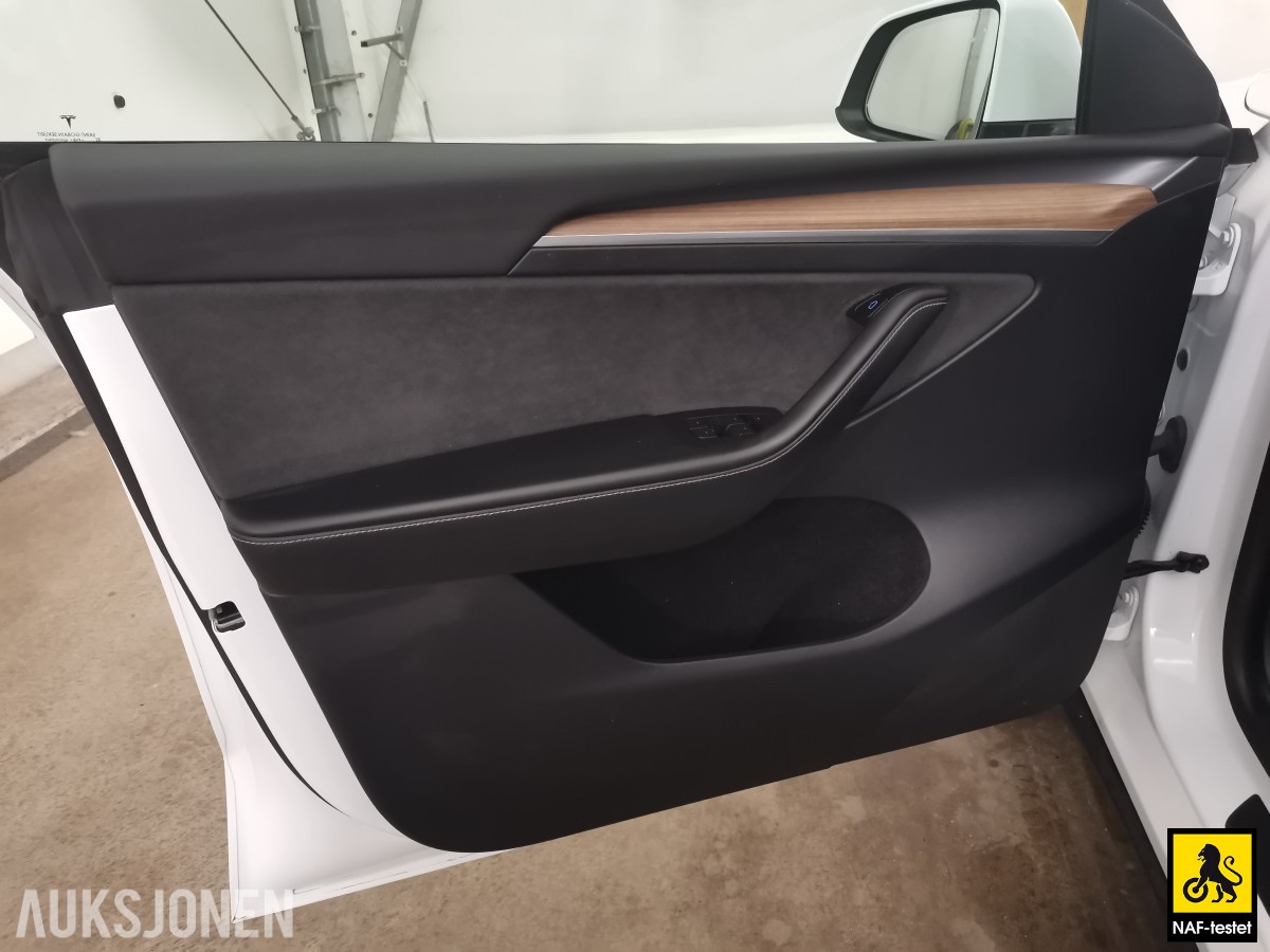 2022 Tesla Model Y LRDM AWD HENGERFESTE PANORAMA PREMIUM LYD & INTERIØR