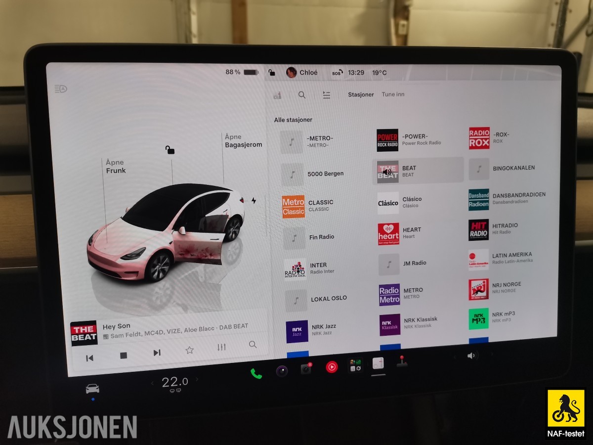 2022 Tesla Model Y LRDM AWD HENGERFESTE PANORAMA PREMIUM LYD & INTERIØR