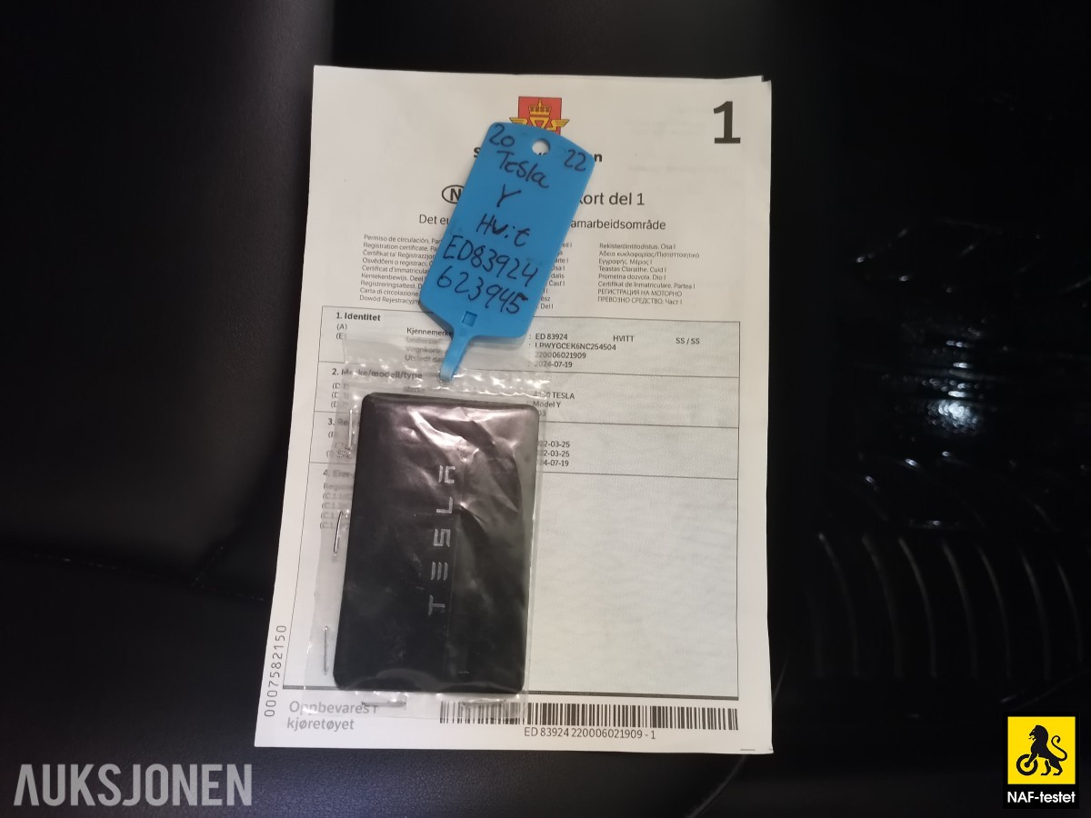 2022 Tesla Model Y LRDM AWD HENGERFESTE PANORAMA PREMIUM LYD & INTERIØR
