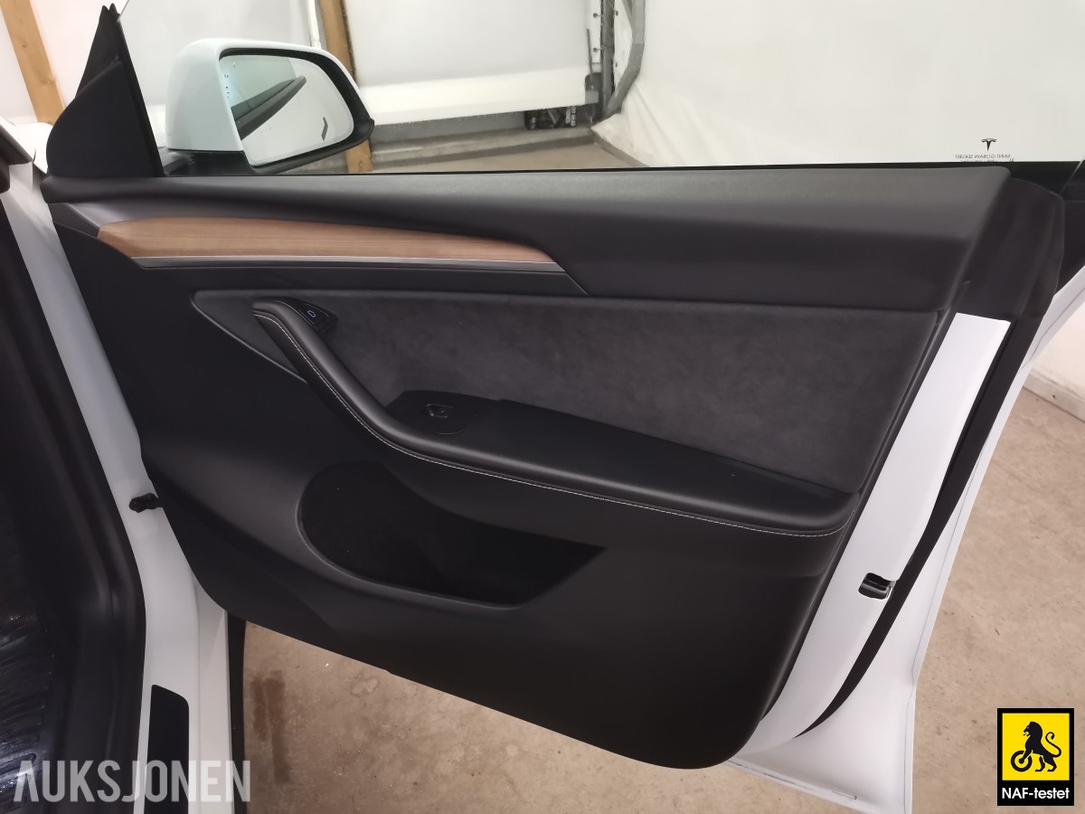 2022 Tesla Model Y LRDM AWD HENGERFESTE PANORAMA PREMIUM LYD & INTERIØR