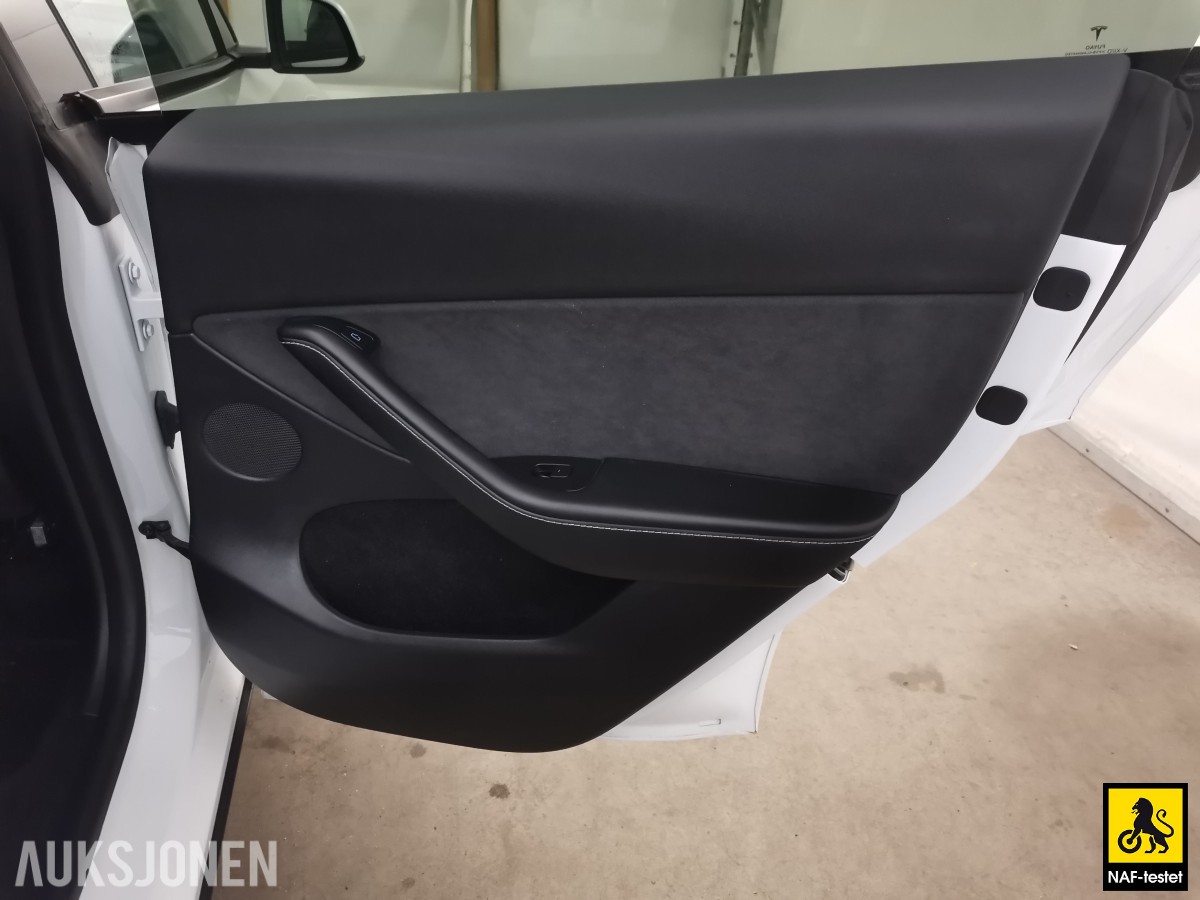 2022 Tesla Model Y LRDM AWD HENGERFESTE PANORAMA PREMIUM LYD & INTERIØR